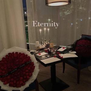 用姐姐的脚帮我射精
