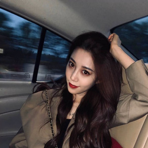 用姐姐的脚帮我射精
